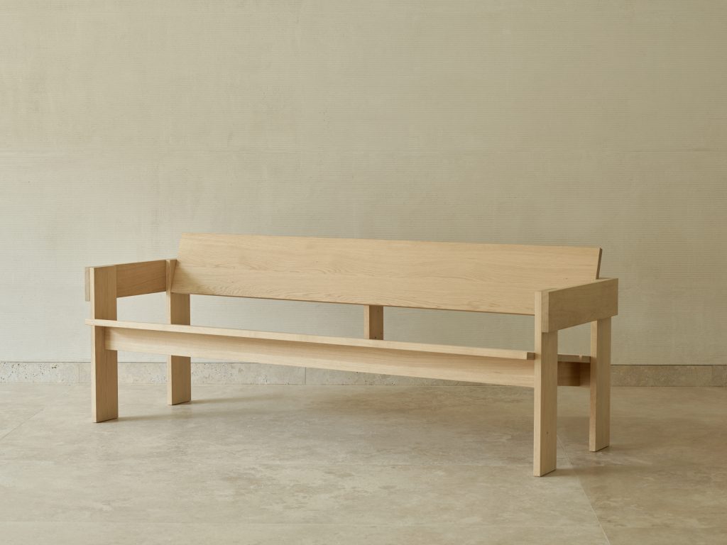 Perspective of Oak bench of the Foeppl Collection by Relvaokellermann for Holzrausch Editions
